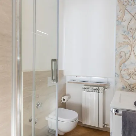 Downtown_blossom With Small Terrace * Róma